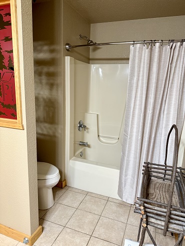 upstairs large bathroom